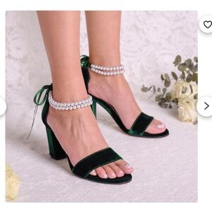 Yvolla Green Velvet Sandals NWOT